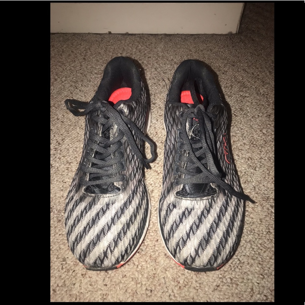 FILA memory foam athletic shoes